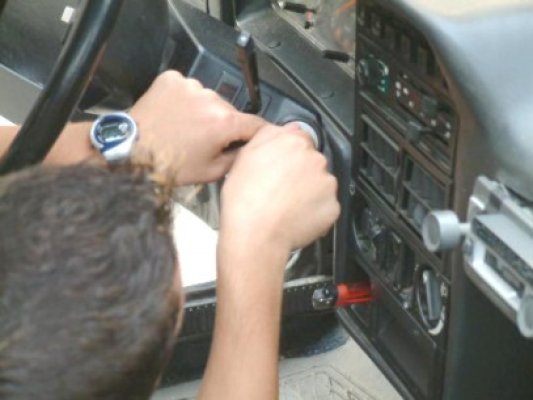 Un hoţ minor a fost prins de poliţişti